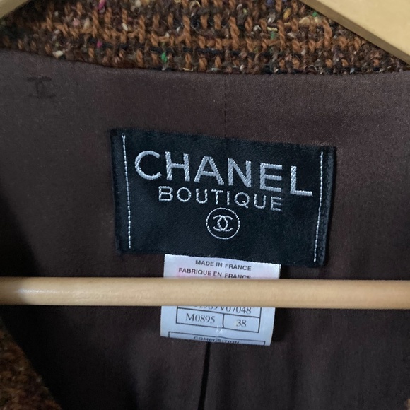 Vintage Chanel Blazer - Picture 3 of 4